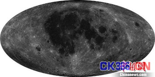 全月球摩尔威德投影图。